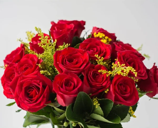 Buquê Tradicional de 19 Rosas Vermelhas - Image 2
