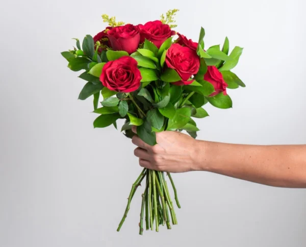 Buquê de 12 Rosas Vermelhas - Image 3