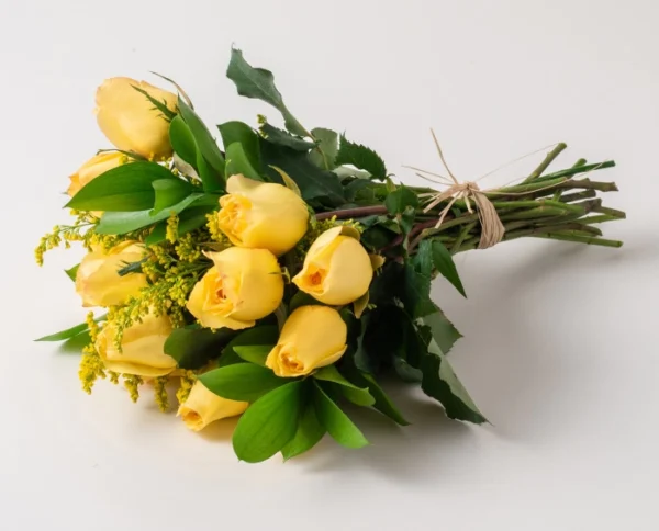 Buquê de 15 Rosas Amarelas e Tinto - Image 5