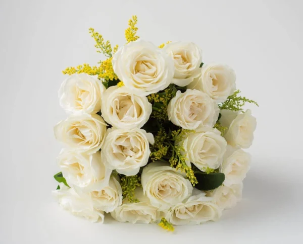 Buquê de 18 Rosas Brancas - Image 2