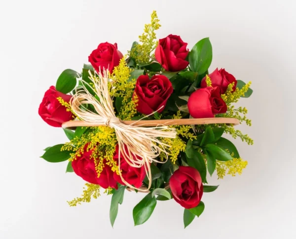 Cesta com 9 Rosas Vermelhas, Chocolate e Espumante - Image 3
